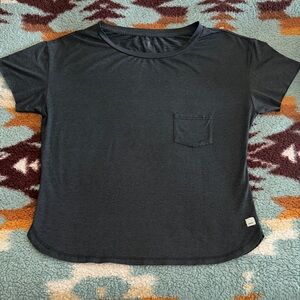 Vuori Women's Short Sleeve Tee in Charcoal Black